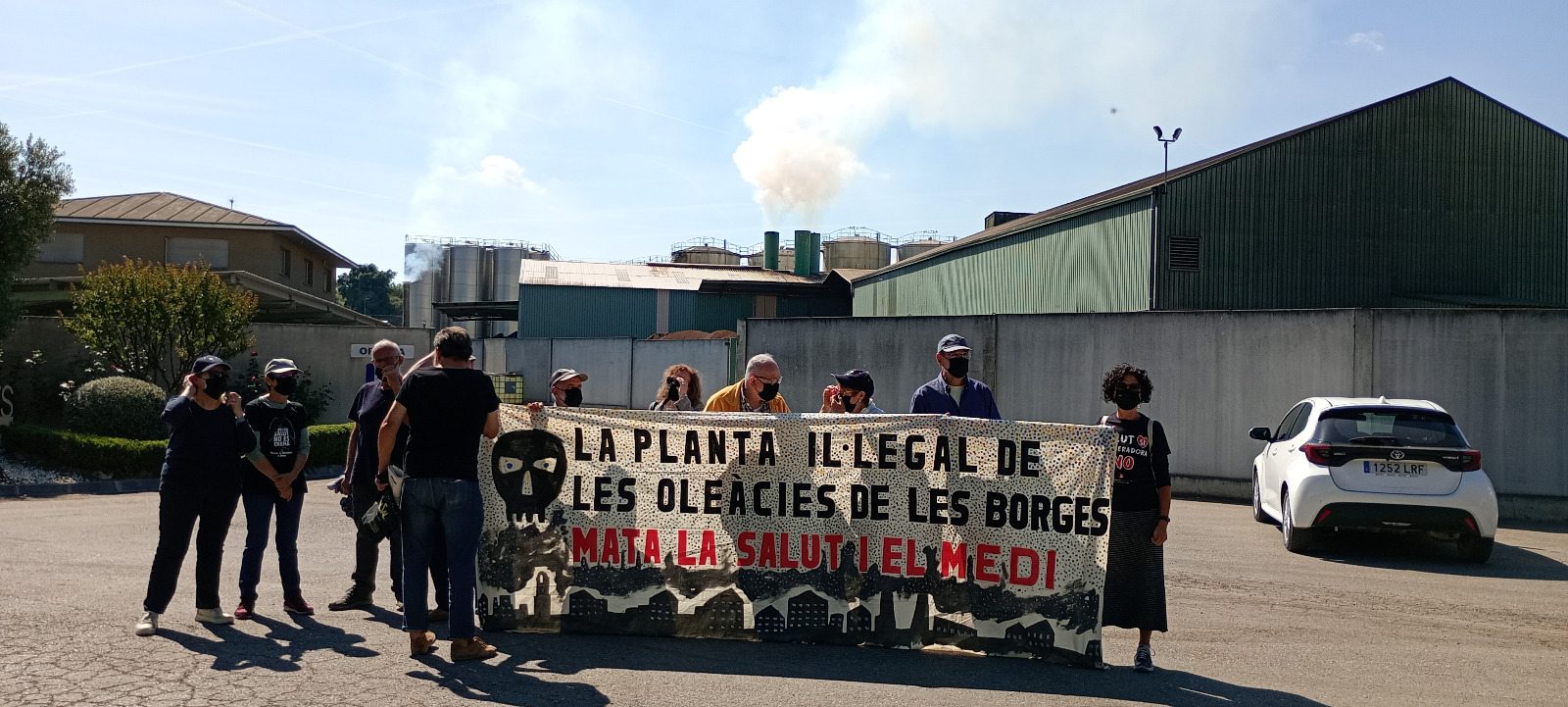 Tall de camions a General d'Olis: Ipcena i els veïns aturen l'accés a la planta de Les Borges